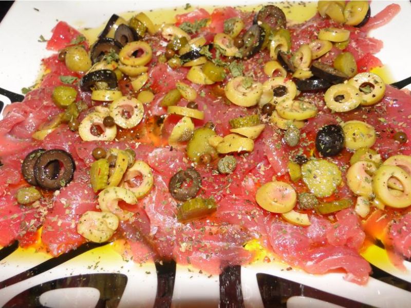 Carpaccio de thon aux olives