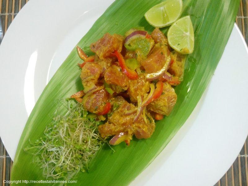 Poisson cru au curry et à l'huile de coco