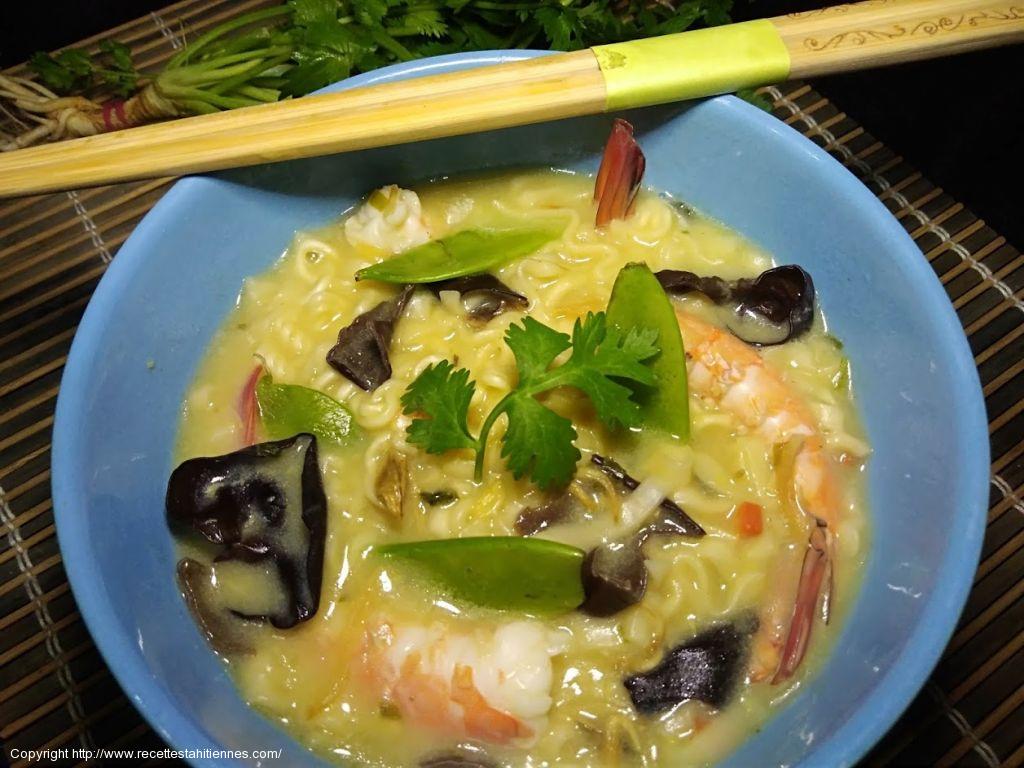 Soupe aux crevettes et lait de coco