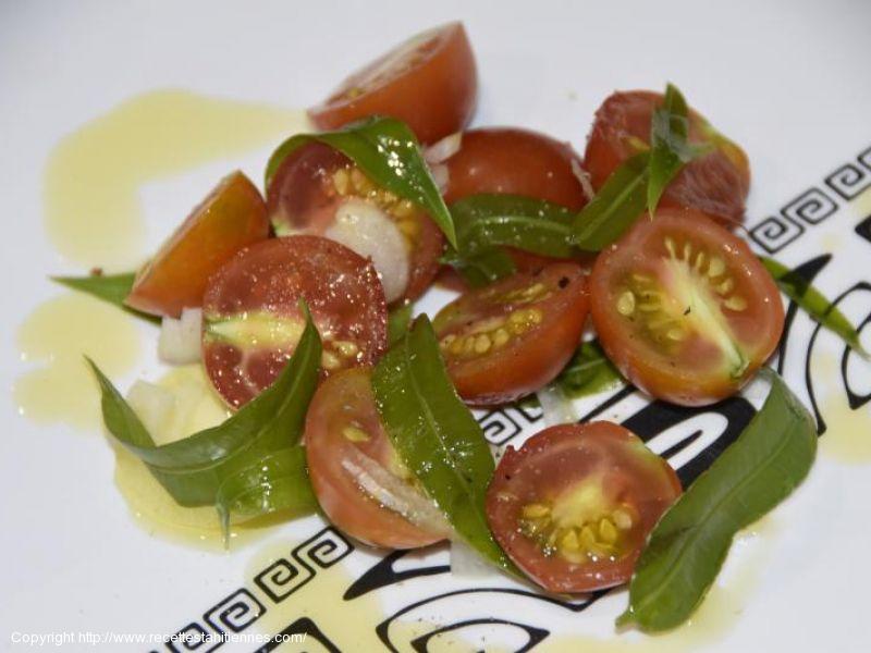 Salade de tomates cerises aux feuilles de Vi tahiti